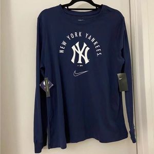 Women's Nike New York Yankee's Tee Size XL
